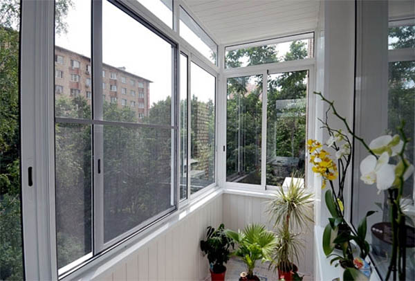 Недорогое остекление балконов и лоджий алюминиевым профилем от производителя окон Дрезна
