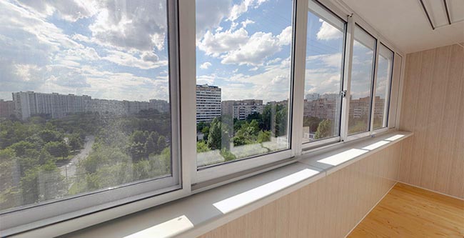 Чем застеклить балкон: ПВХ или алюминием Дрезна
