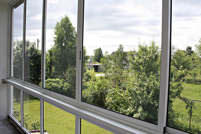 Панорамное остекление лоджии по цене от производителя окон Дрезна